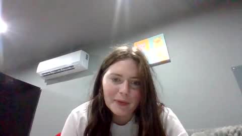 Snapshot of luckygirl96 chatting on 09/20/25, 06:20 luckygirl96 online show from 09/20/25, 06:20