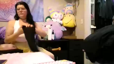 Snapshot of luckyjadelush chatting on 06/11/26, 03:26 Jade online show from 06/11/26, 03:26