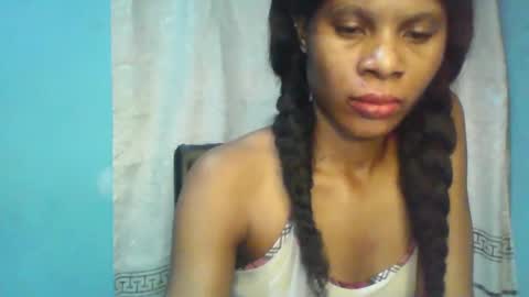 Snapshot of luckymadequeen chatting on 01/01/25, 11:40 Gloria online show from 01/01/25, 11:40