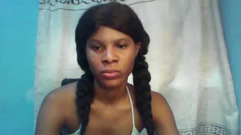 Snapshot of luckymadequeen chatting on 01/03/25, 12:41 Gloria online show from 01/03/25, 12:41