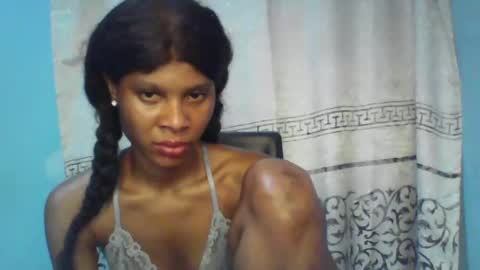 Snapshot of luckymadequeen chatting on 01/16/25, 10:12 Gloria online show from 01/16/25, 10:12