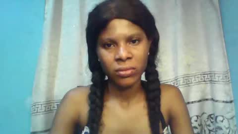 Snapshot of luckymadequeen chatting on 01/28/25, 05:22 Gloria online show from 01/28/25, 05:22
