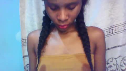 Snapshot of luckymadequeen chatting on 01/30/25, 10:19 Gloria online show from 01/30/25, 10:19