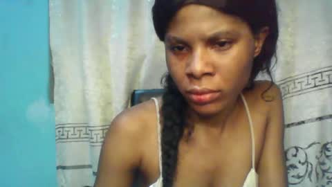 Snapshot of luckymadequeen chatting on 02/03/25, 03:20 Gloria online show from 02/03/25, 03:20