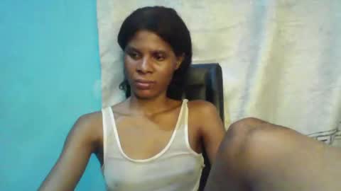 Snapshot of luckymadequeen chatting on 02/10/25, 05:58 Gloria online show from 02/10/25, 05:58