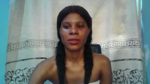 Snapshot of luckymadequeen chatting on 02/13/25, 12:21 Gloria online show from 02/13/25, 12:21