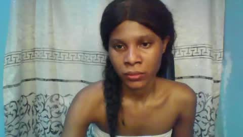 Snapshot of luckymadequeen chatting on 02/13/25, 07:21 Gloria online show from 02/13/25, 07:21