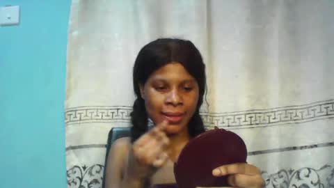 Snapshot of luckymadequeen chatting on 02/16/25, 07:26 Gloria online show from 02/16/25, 07:26