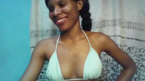 Snapshot of luckymadequeen chatting on 02/21/25, 11:10 Gloria online show from 02/21/25, 11:10