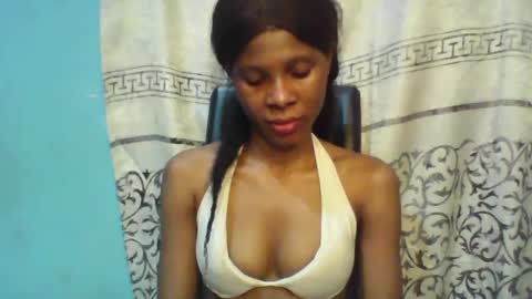 Snapshot of luckymadequeen chatting on 02/25/25, 10:29 Gloria online show from 02/25/25, 10:29