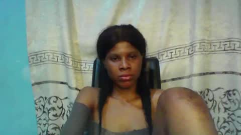 Snapshot of luckymadequeen chatting on 03/01/25, 11:58 Gloria online show from 03/01/25, 11:58