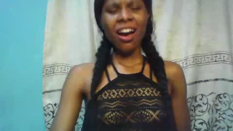 Snapshot of luckymadequeen chatting on 03/03/25, 11:14 Gloria online show from 03/03/25, 11:14