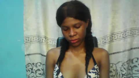 Snapshot of luckymadequeen chatting on 03/05/25, 04:24 Gloria online show from 03/05/25, 04:24