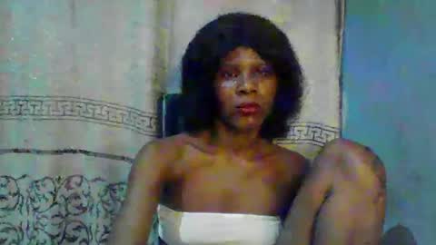 Snapshot of luckymadequeen chatting on 09/20/25, 06:31 Gloria online show from 09/20/25, 06:31