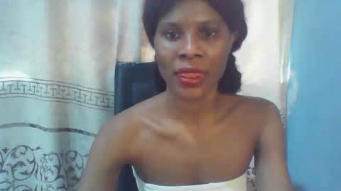 Snapshot of luckymadequeen chatting on 09/28/25, 09:25 Gloria online show from 09/28/25, 09:25
