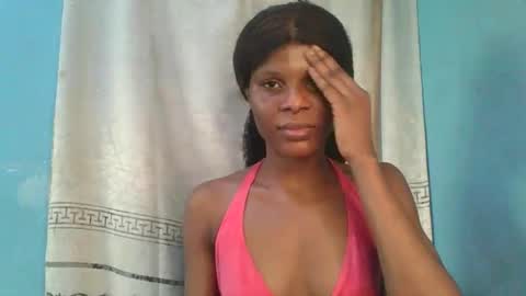 Snapshot of luckymadequeen chatting on 01/18/26, 03:27 Gloria online show from 01/18/26, 03:27