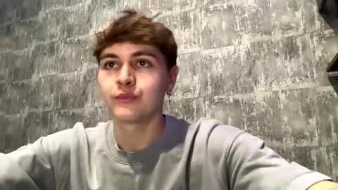 Snapshot of luckymenchik chatting on 10/25/25, 04:35 Ricky online show from 10/25/25, 04:35