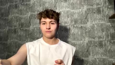 Snapshot of luckymenchik chatting on 10/27/25, 10:03 Ricky online show from 10/27/25, 10:03