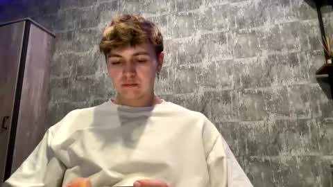 Snapshot of luckymenchik chatting on 11/14/25, 10:40 Ricky online show from 11/14/25, 10:40