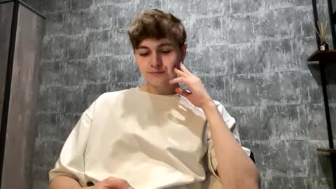 Snapshot of luckymenchik chatting on 11/15/25, 10:15 Ricky online show from 11/15/25, 10:15