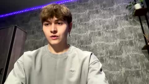 Snapshot of luckymenchik chatting on 11/21/25, 10:19 Ricky online show from 11/21/25, 10:19