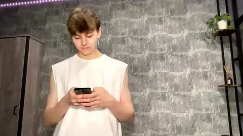 Snapshot of luckymenchik chatting on 11/22/25, 09:14 Ricky online show from 11/22/25, 09:14