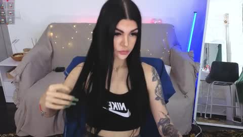 Monika online show from 09/25/25, 09:24