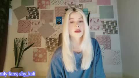 luckysapphire777 online show from 12/17/25, 09:37