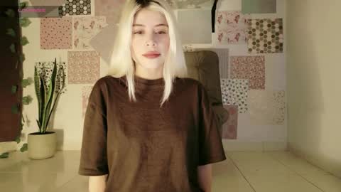 luckysapphire777 online show from 04/25/26, 01:41