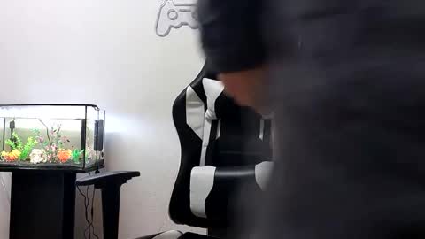 Snapshot of luckyshot91 chatting on 01/09/25, 07:29 luckyshot91 online show from 01/09/25, 07:29