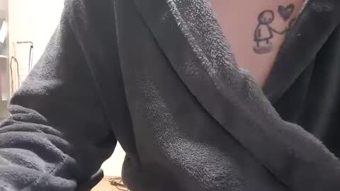 Snapshot of luckyshot91 chatting on 03/08/25, 09:08 luckyshot91 online show from 03/08/25, 09:08