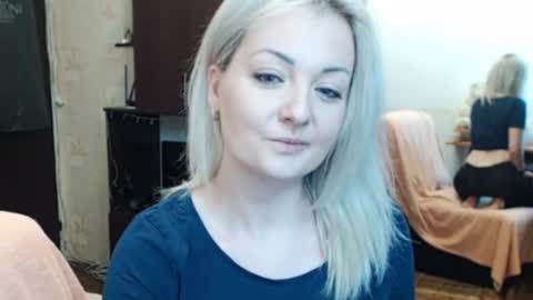 Snapshot of luckyshotgirl chatting on 07/08/26, 12:53 LuckyShot online show from 07/08/26, 12:53