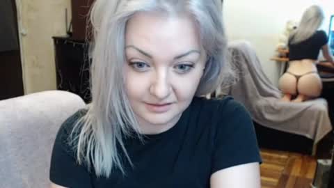 Snapshot of luckyshotgirl chatting on 07/10/26, 04:20 LuckyShot online show from 07/10/26, 04:20