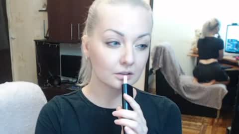 Snapshot of luckyshotgirl chatting on 07/14/26, 04:34 LuckyShot online show from 07/14/26, 04:34