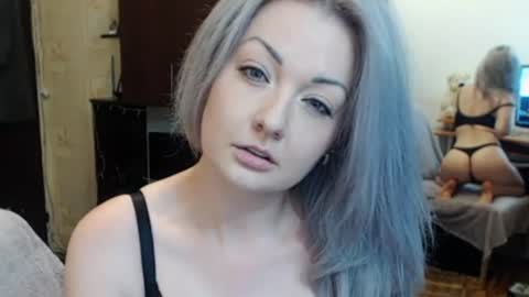 Snapshot of luckyshotgirl chatting on 07/17/26, 05:18 LuckyShot online show from 07/17/26, 05:18