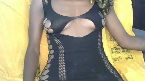 Snapshot of luckystar_19 chatting on 12/21/25, 11:06 luckystar_19 online show from 12/21/25, 11:06