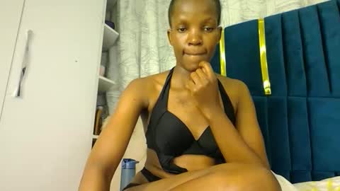 Snapshot of luckyy003 chatting on 09/14/25, 10:09 brielle online show from 09/14/25, 10:09