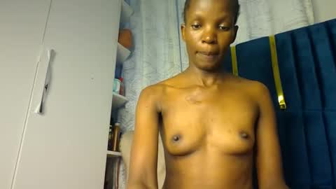 Snapshot of luckyy003 chatting on 09/22/25, 02:30 brielle online show from 09/22/25, 02:30