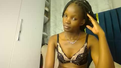 Snapshot of luckyy003 chatting on 09/27/25, 10:15 brielle online show from 09/27/25, 10:15