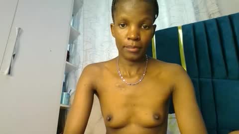 Snapshot of luckyy003 chatting on 10/08/25, 10:13 brielle online show from 10/08/25, 10:13