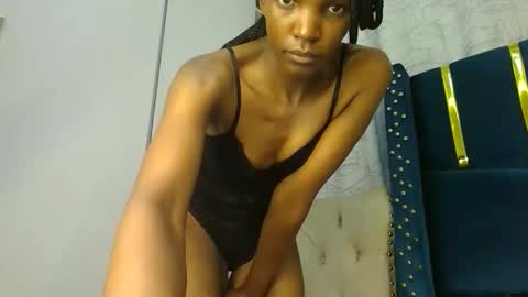 Snapshot of luckyy003 chatting on 10/25/25, 03:47 brielle online show from 10/25/25, 03:47