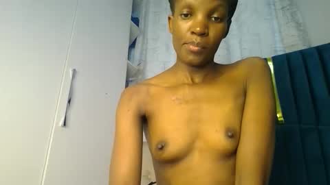 Snapshot of luckyy003 chatting on 11/02/25, 10:06 brielle online show from 11/02/25, 10:06