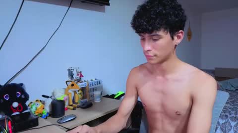 Lu Independent Model online show from 12/17/25, 10:49