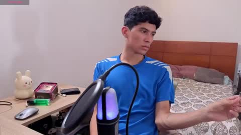 Lu Independent Model online show from 04/01/26, 05:21