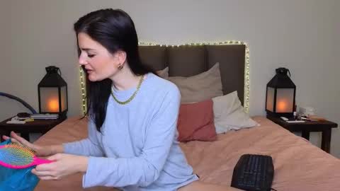 Lucy online show from 11/02/25, 09:06