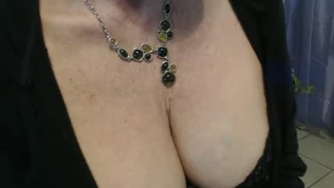 lucy_0000 online show from 04/01/26, 12:00