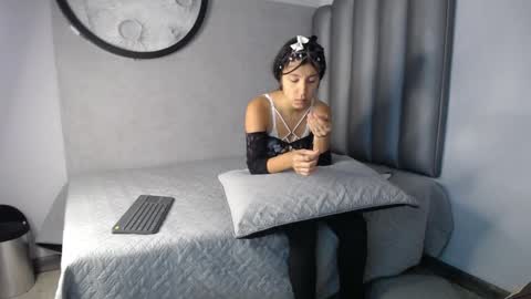 Snapshot of lucy__23 chatting on 09/12/25, 10:54 online show from 09/12/25, 10:54