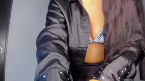 Snapshot of lucy__23 chatting on 10/26/25, 04:07 online show from 10/26/25, 04:07