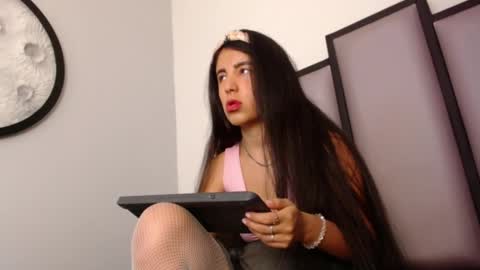 Snapshot of lucy__23 chatting on 11/12/25, 05:08 online show from 11/12/25, 05:08