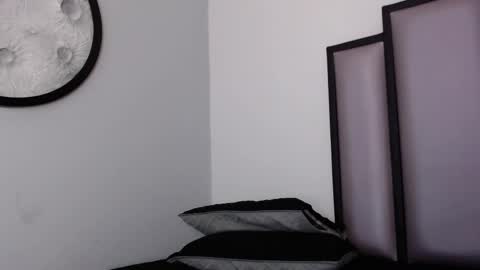 Snapshot of lucy__23 chatting on 11/13/25, 05:17 online show from 11/13/25, 05:17